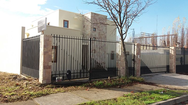 Casa 300m² construida con sistema ICF en Los Ángeles, Región del Biobío - EXACTA®