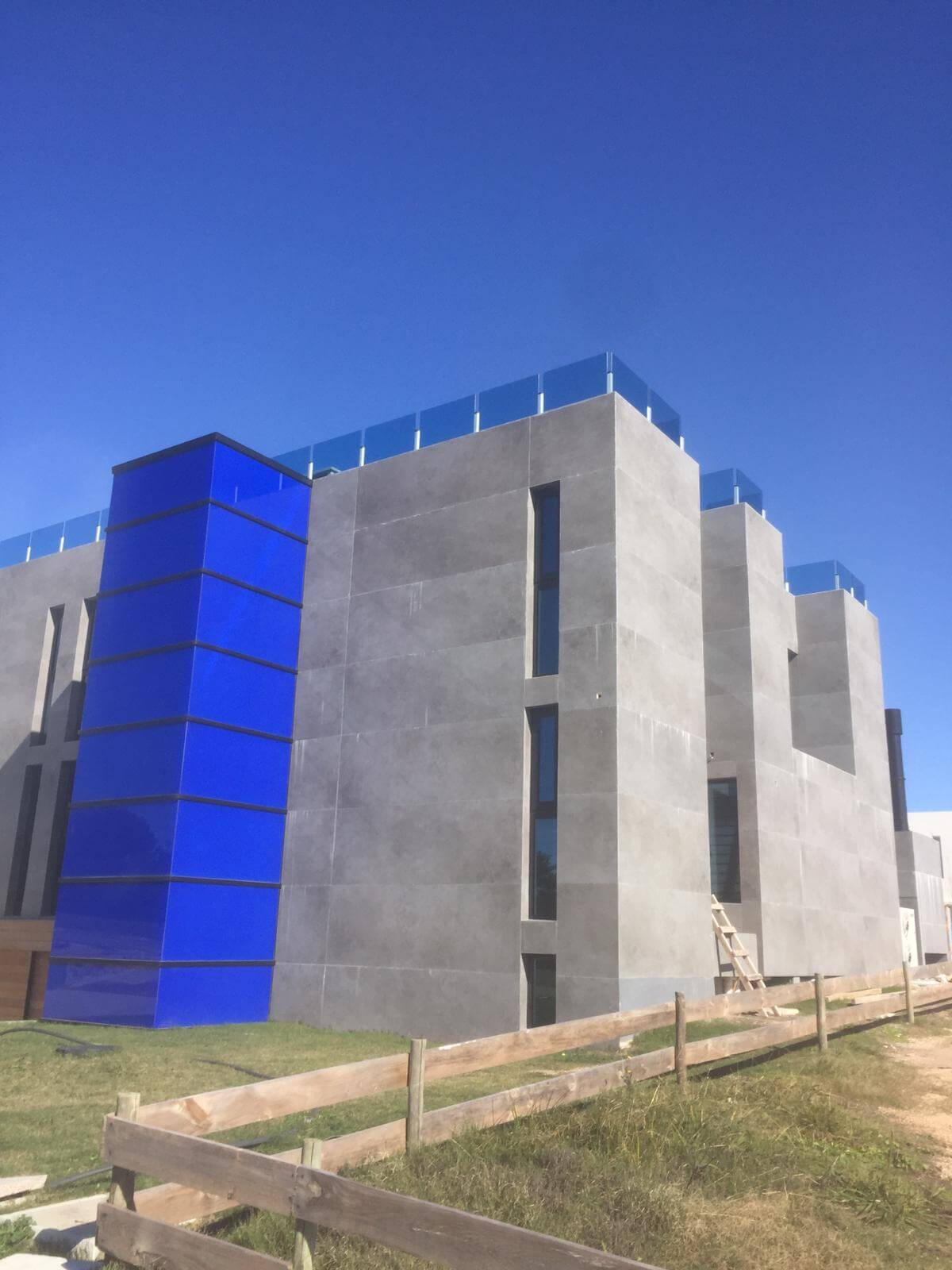 Casa 620m² construida con sistema ICF en San Ignacio, Uruguay - EXACTA®