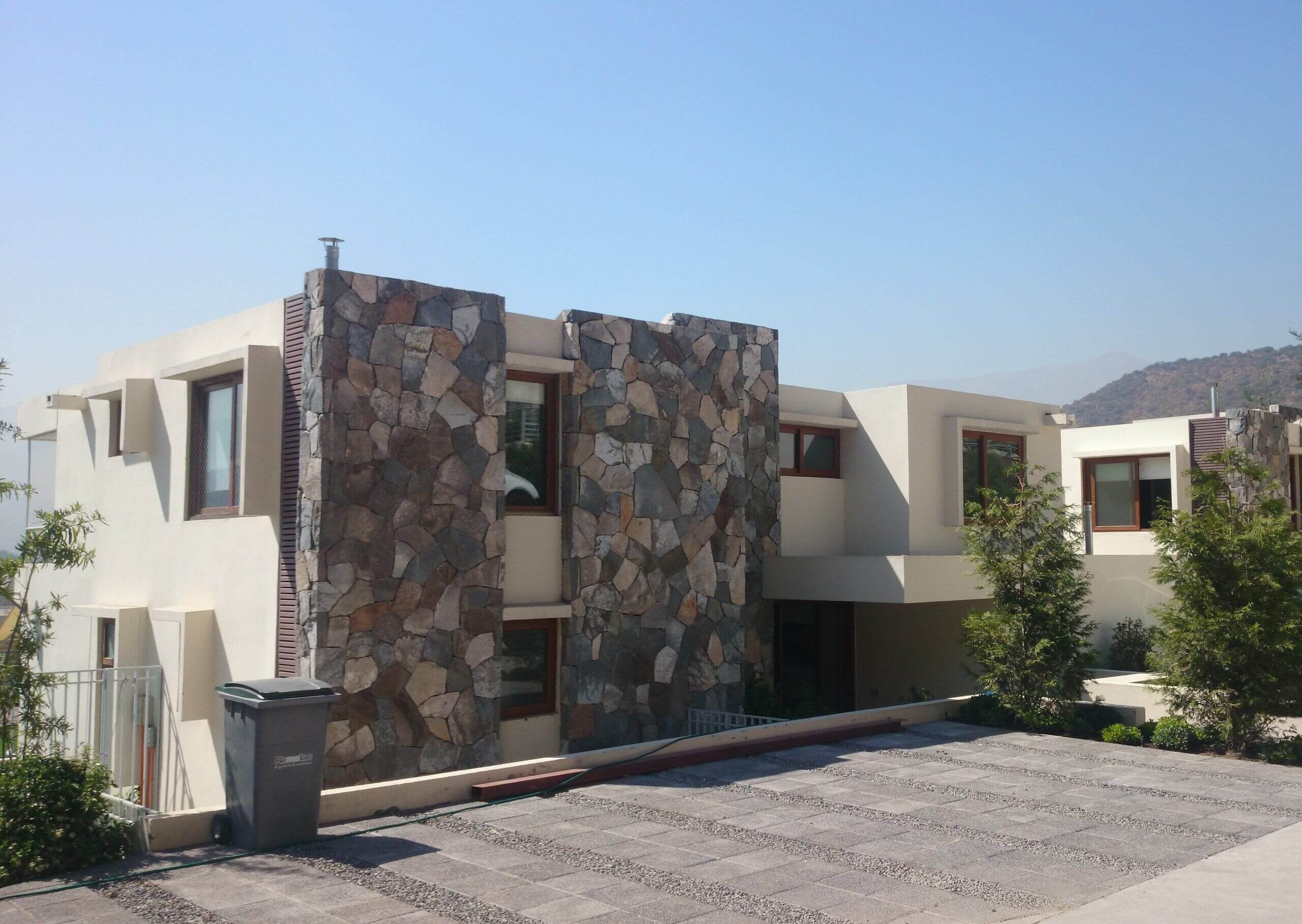 Condominio desde 250m² construido con sistema ICF en La Reina, RM - EXACTA®