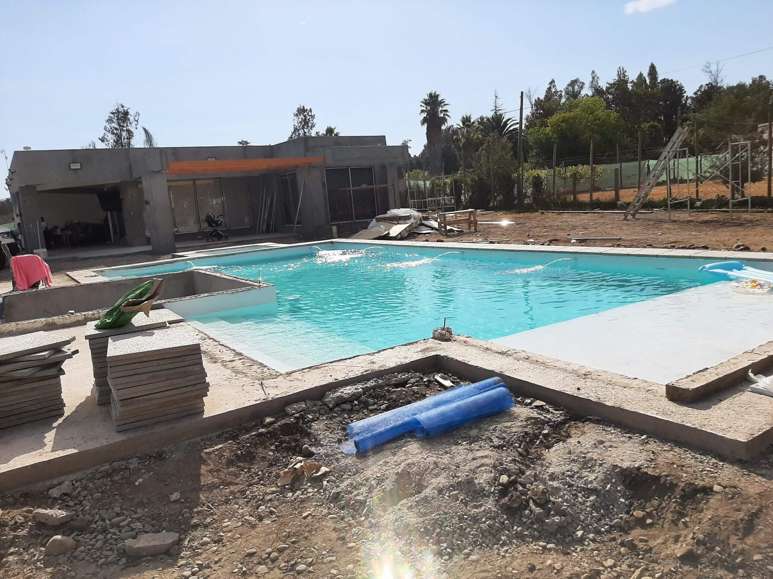 Piscina construida en Talagante - EXACTA®