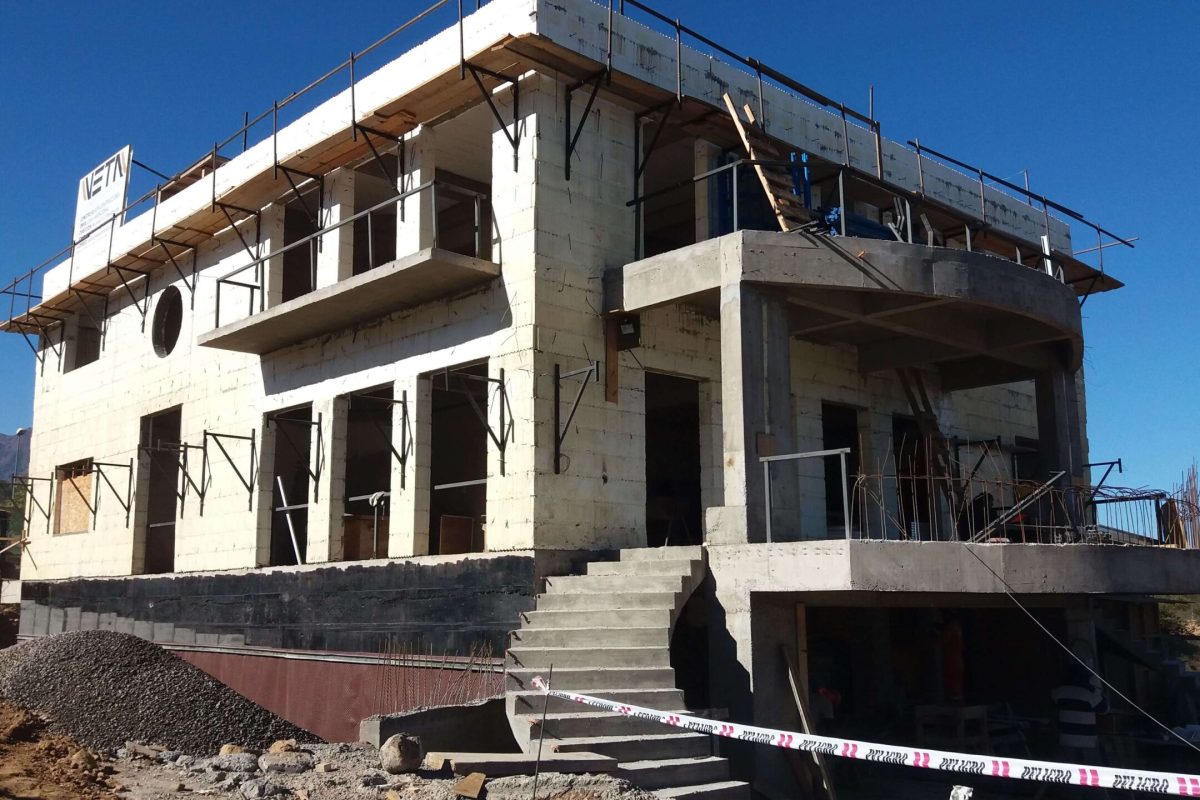 Casa 620m² construida con sistema ICF en Lo Barnechea, RM - EXACTA®