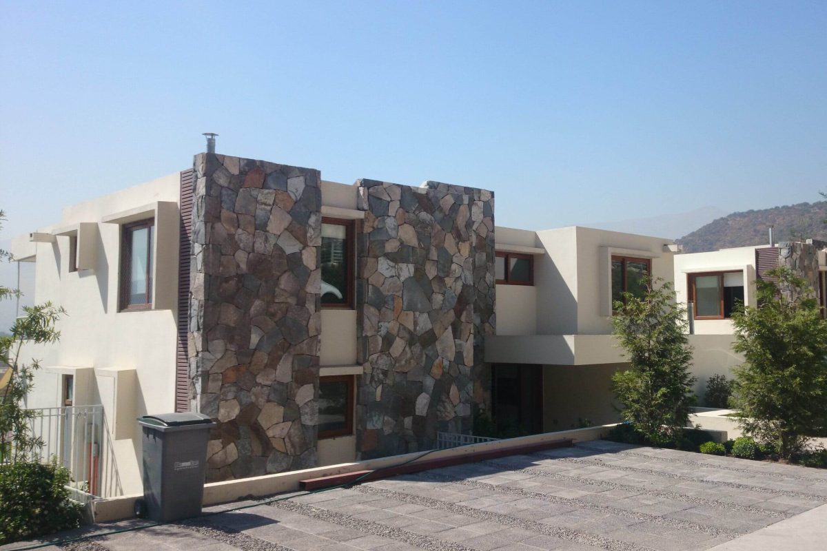 Condominio desde 250m² construido con sistema ICF en La Reina, RM - EXACTA®