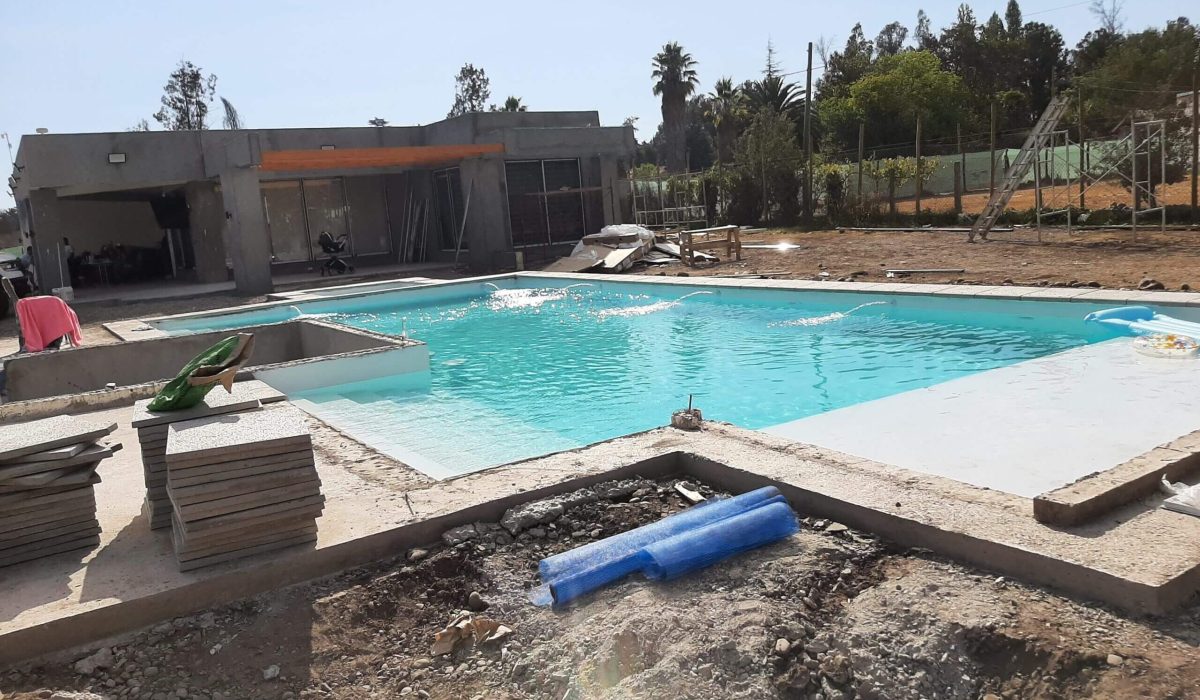 Piscina construida en Talagante - EXACTA®