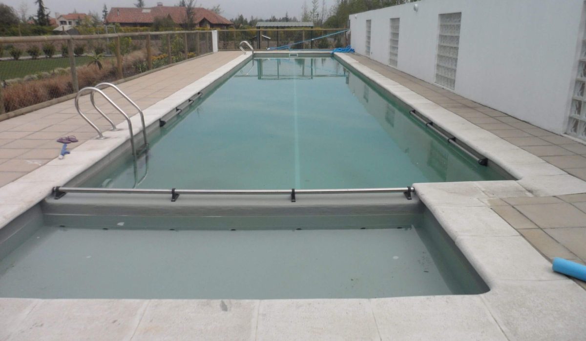 Piscina construida en Rancagua - EXACTA®