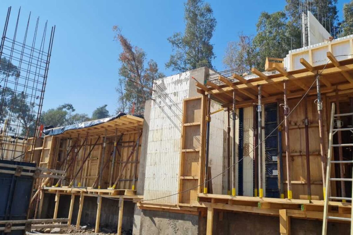 Condominio 1.100m² construido con sistema ICF en La Reina, RM - EXACTA®