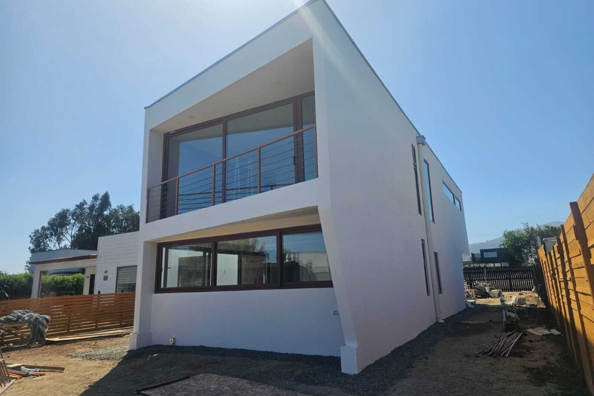 Casa 230m² construida con sistema ICF en Mantagua, V Región - EXACTA®